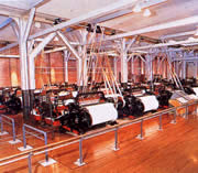 繊維機械館